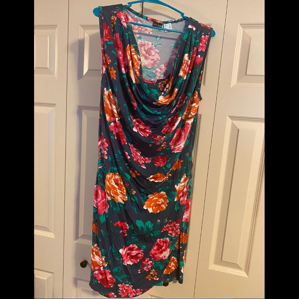 Floral sleeveless dress with Waterfall Neckline